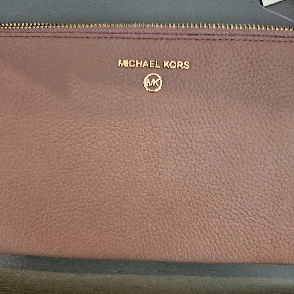 Michael Kors Jet Set Charm dark fawn Leather Large Zip Clutch Women's wristlet